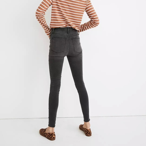 Madewell 9" Mid-Rise Roadtripper Jeans - Picture 3 of 9